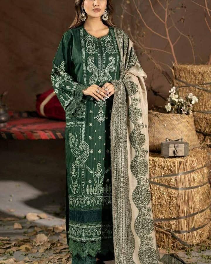 Luxury Leather Winter Suit for Women - Image 4