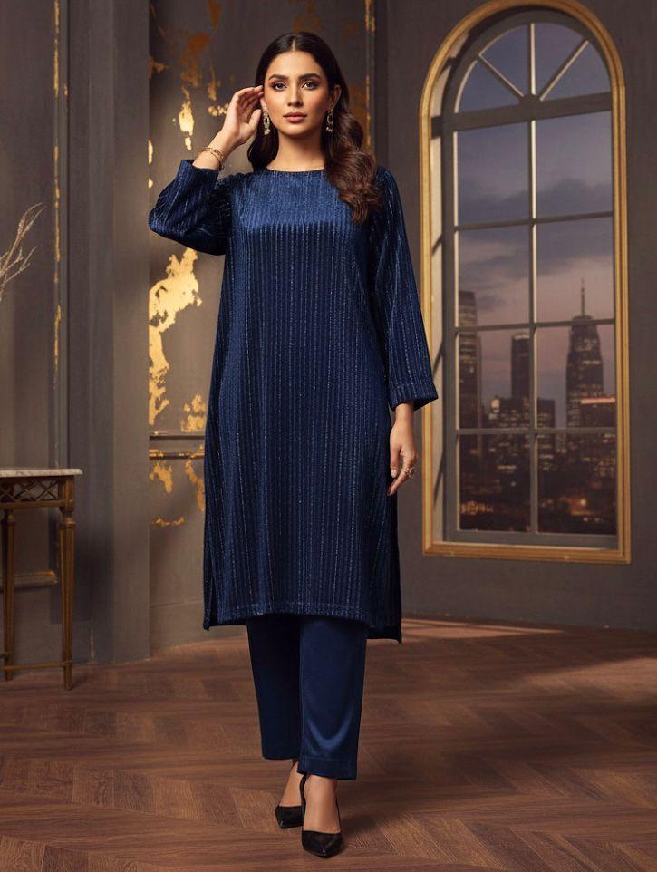 Luxury Branded Velvet Winter Suit - Image 3