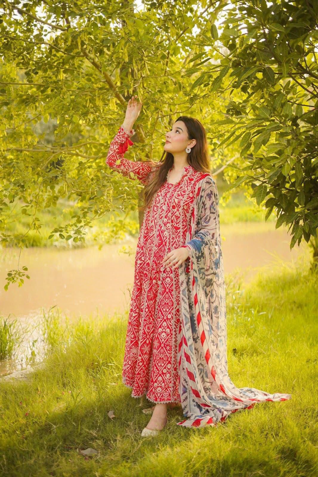 Luxury Printed Lawn 3pc - Image 2