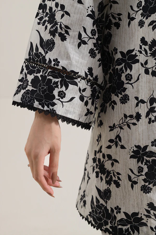 Unstitched Printed Lawn 2 Piece (Shirt/Dupatta) - Image 4